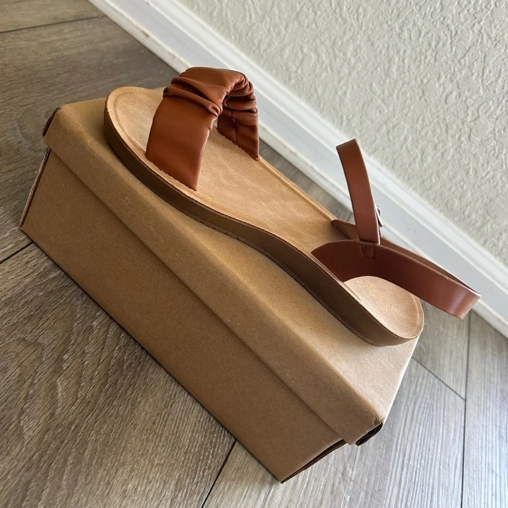 NEW Lucky Brand Grace Sandal